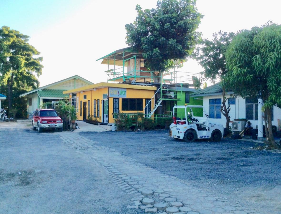 The Point At Airport Aparthotel Nai Yang Beach Exterior foto